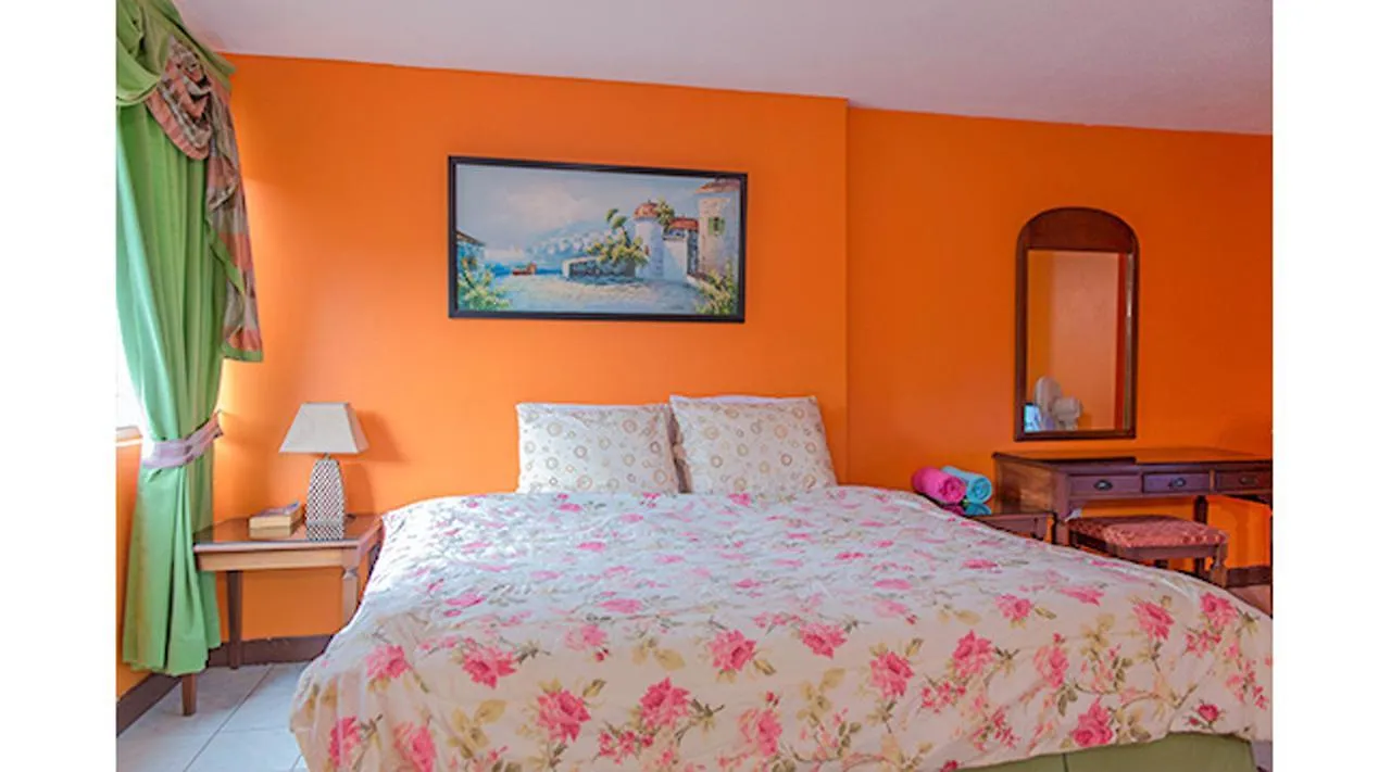 Sundreamer Suite @ Turtle Towers Ocho Rios 0*,  Jamajka