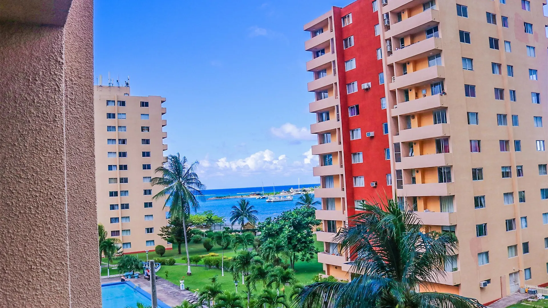 Sundreamer Suite @ Turtle Towers Ocho Rios Apartament